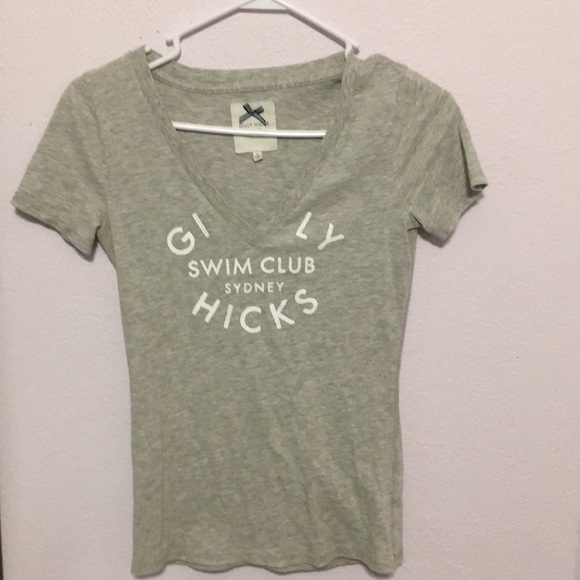 Gilly Hicks Graphic V neck Tee - Picture 1 of 4